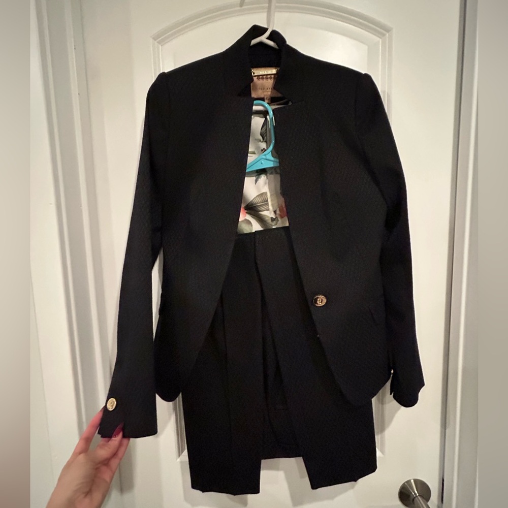 NAVY BLUE TED BAKER LONDON SUIT